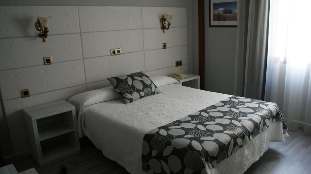 Hotel Los Naranjos Caces Rum bild