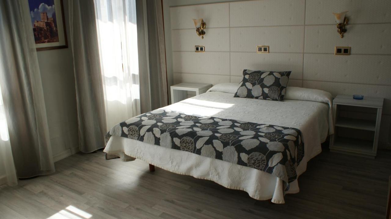 Hotel Los Naranjos Caces Rum bild